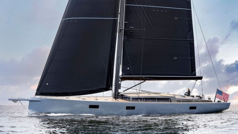 Y focus on carbon: Custom Tripp 90 by YYachts